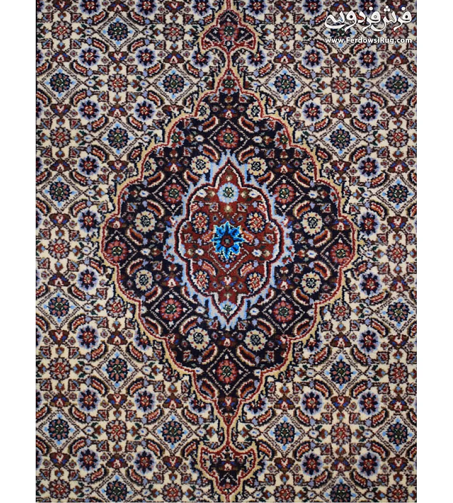 فرش دستباف کناره طرح ریز ماهی مود بافت بیرجند با رنگ های سنتی و کیفیت بالا مناسب دکوراسیون کلاسیک و مدرن