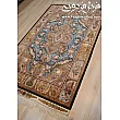 فرش دستباف ذرع نیم طرح نامی تبریز با رنگ های گرم و نقوش اصیل مناسب دکوراسیون سنتی و مدرن
