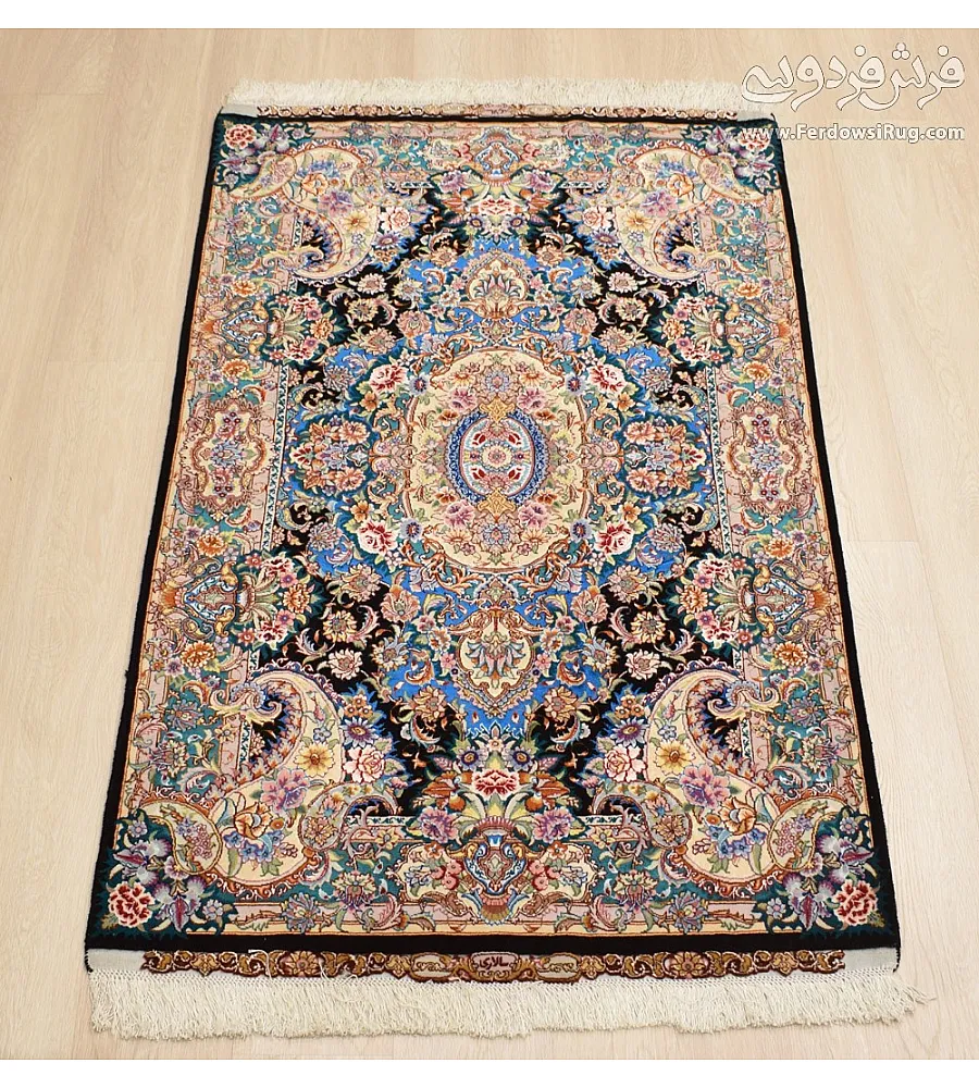 فرش دستباف ذرع و نیم نقشه سالاری بافت تبریز طرح اصیل ایرانی رنگ بندی گرم مناسب دکوراسیون کلاسیک